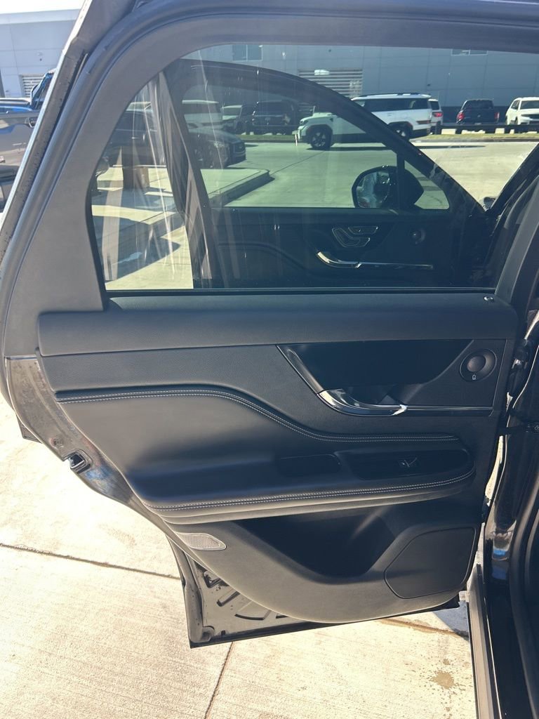 Used 2020 Lincoln Corsair Reserve w/ Elements Package image 11