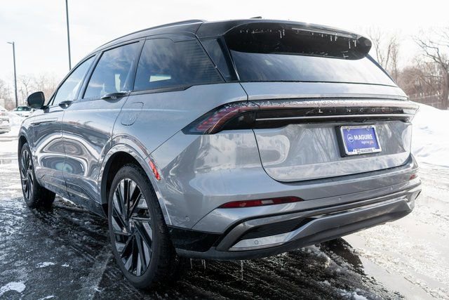 Used 2024 Lincoln Nautilus Reserve w/ Equipment Group 203A image 8