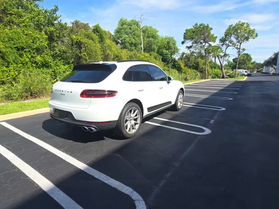 Used 2018 Porsche Macan Sport Edition AWD/4WD image 3
