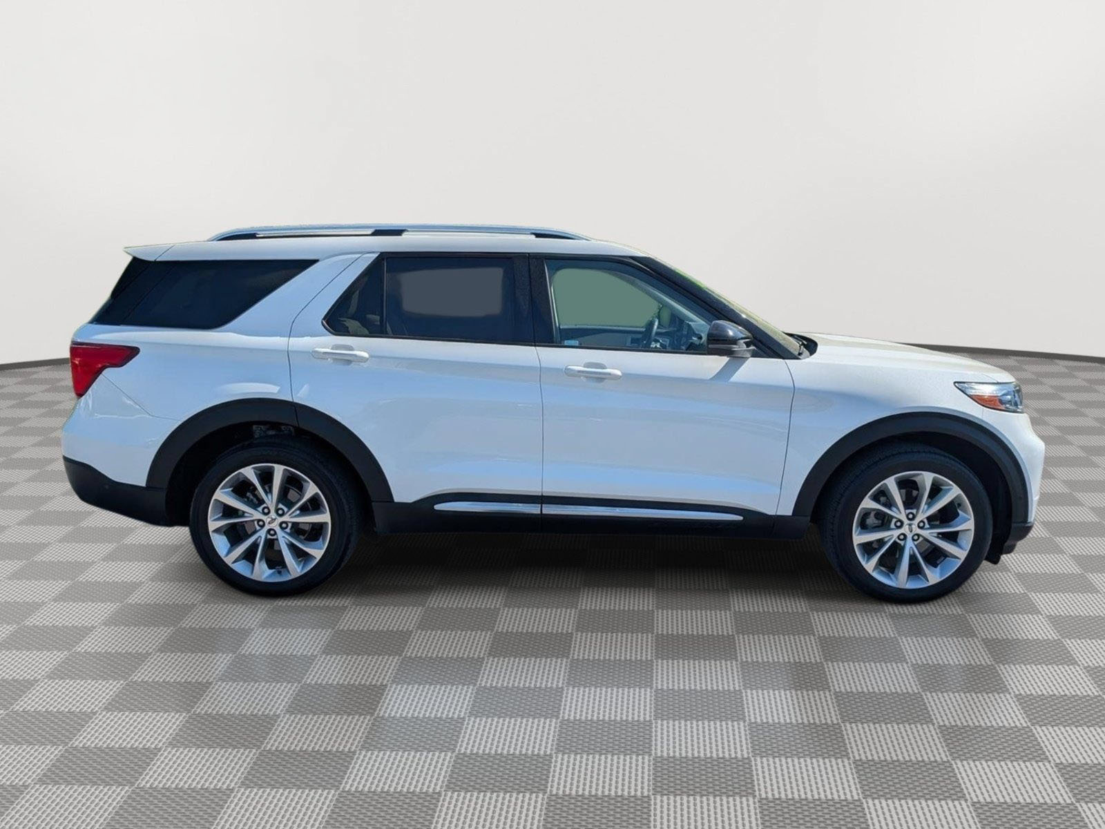 Used 2021 Ford Explorer Platinum w/ Equipment Group 601A AWD/4WD image 6