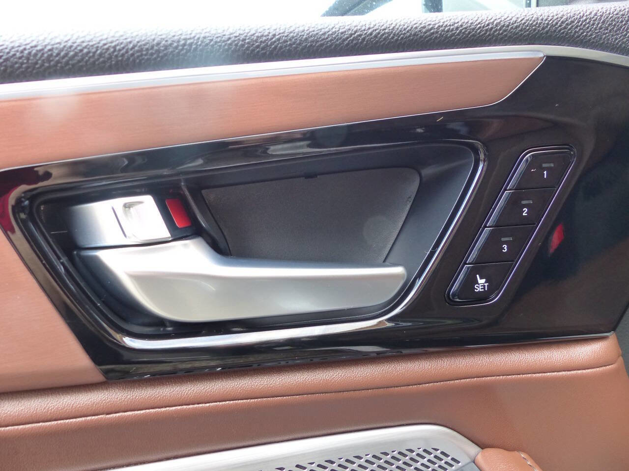 Used 2024 Acura MDX SH-AWD w/ Technology Package image 18