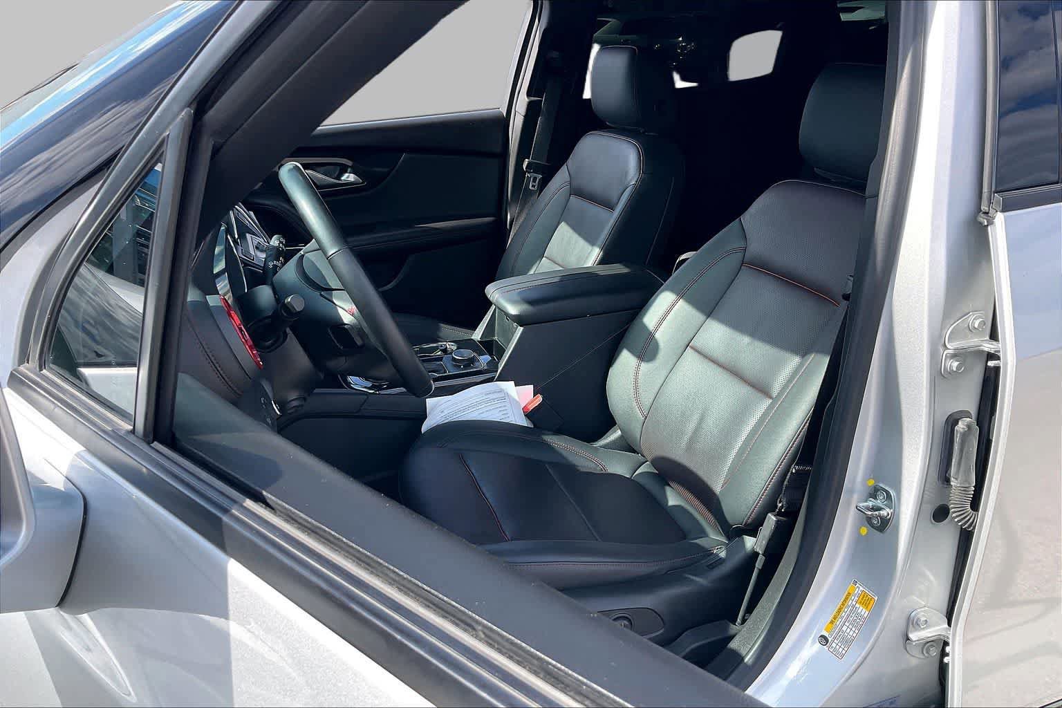Used 2022 Chevrolet Blazer RS w/ Enhanced Convenience Package FWD image 9
