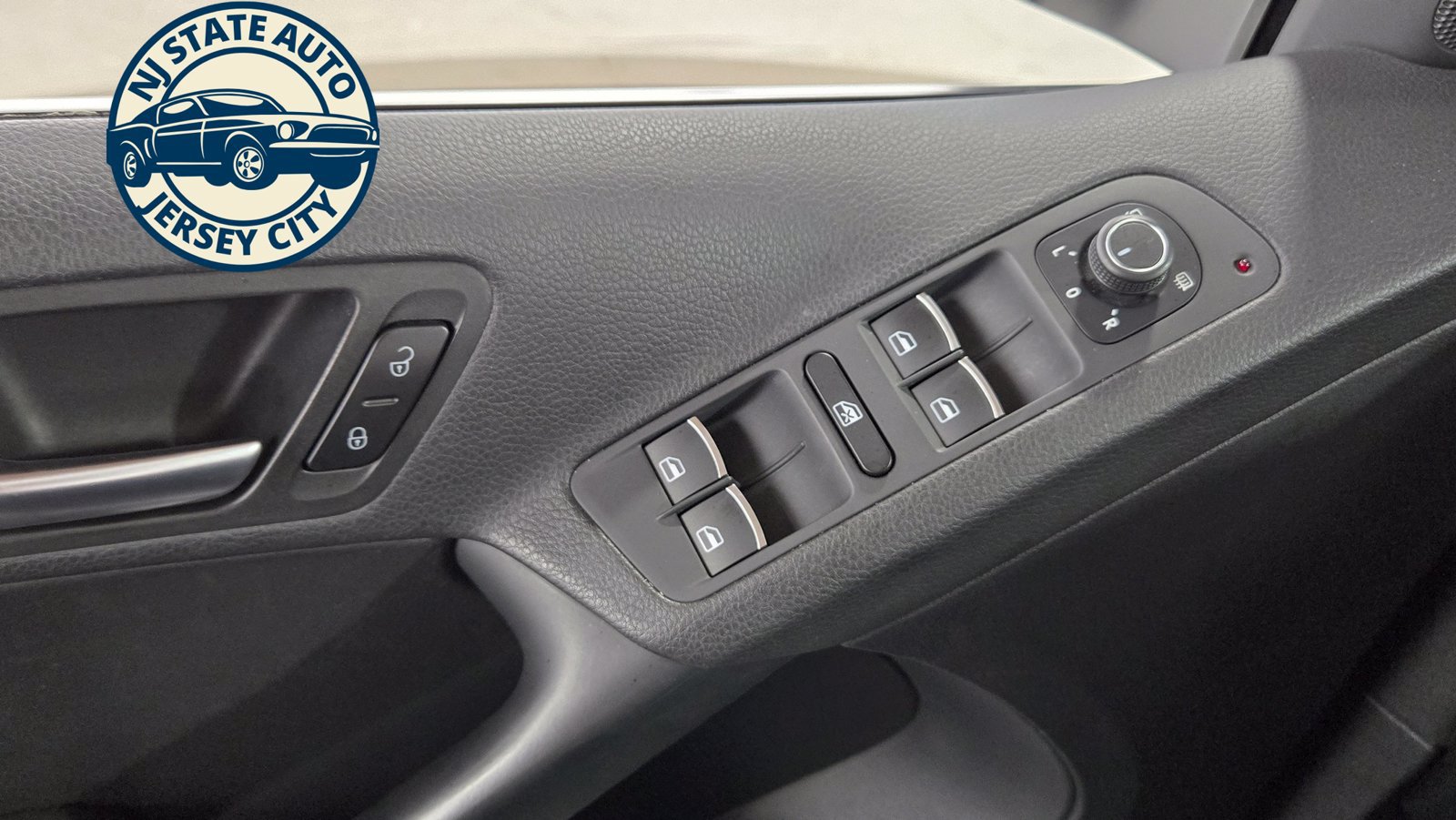 Used 2017 Volkswagen Tiguan Sport AWD/4WD image 24