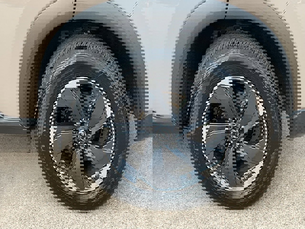 Used 2024 Nissan Rogue SV image 8