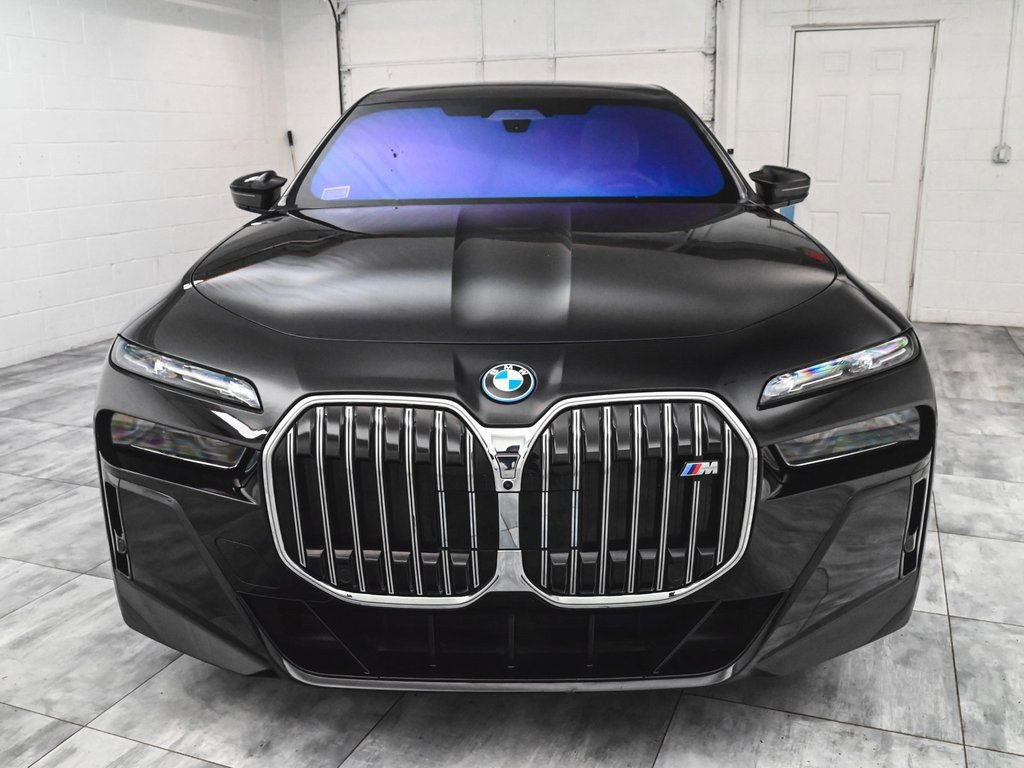 Used 2024 BMW i7 M70 w/ Executive Package image 2