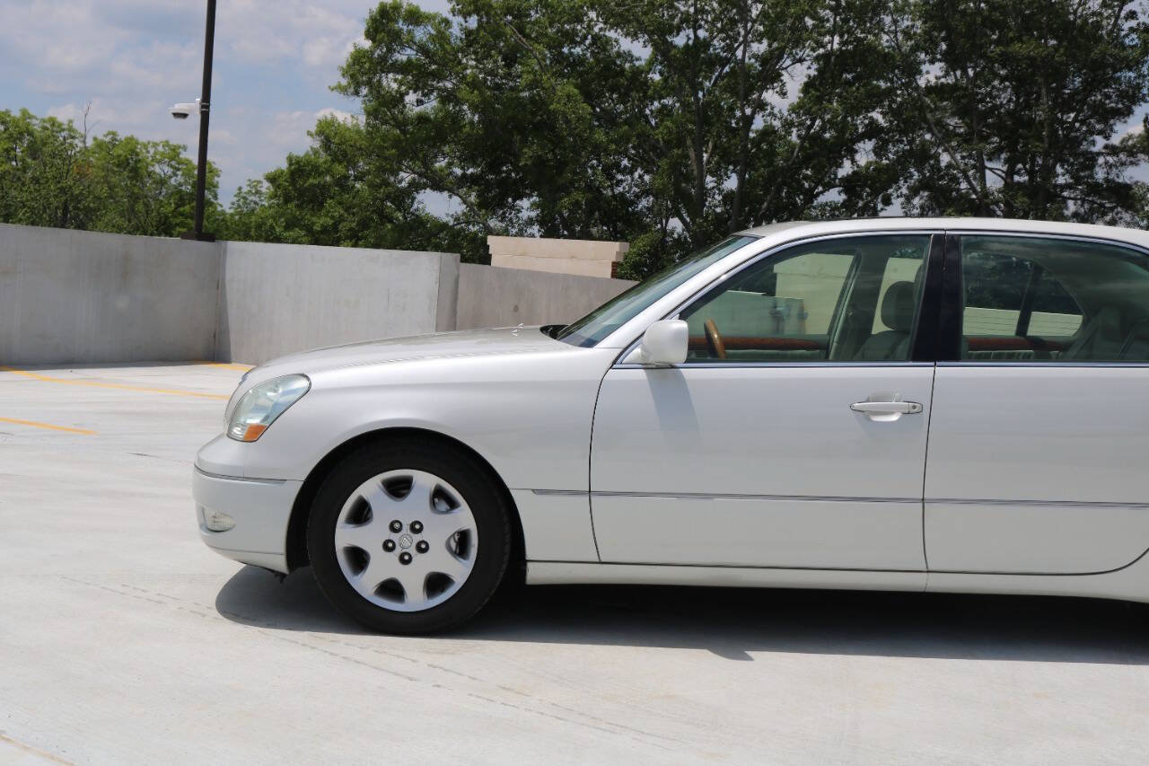 Used 2001 Lexus LS 430 RWD image 23