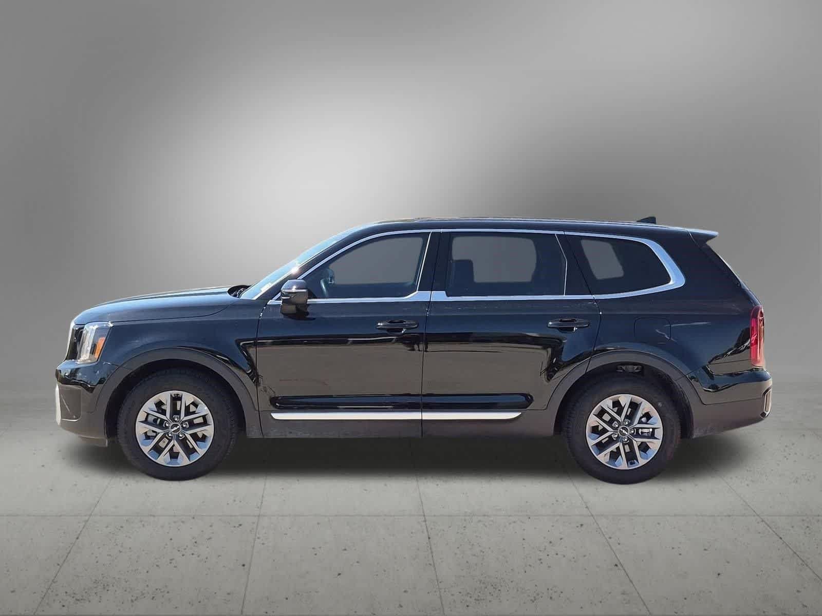 Used 2025 Kia Telluride LX FWD image 3