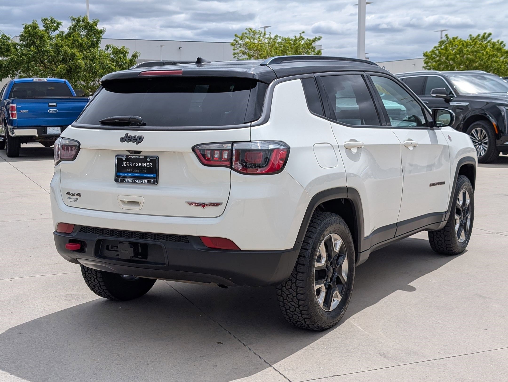 Used 2017 Jeep Compass Trailhawk w/ Cold Weather Group AWD/4WD image 5