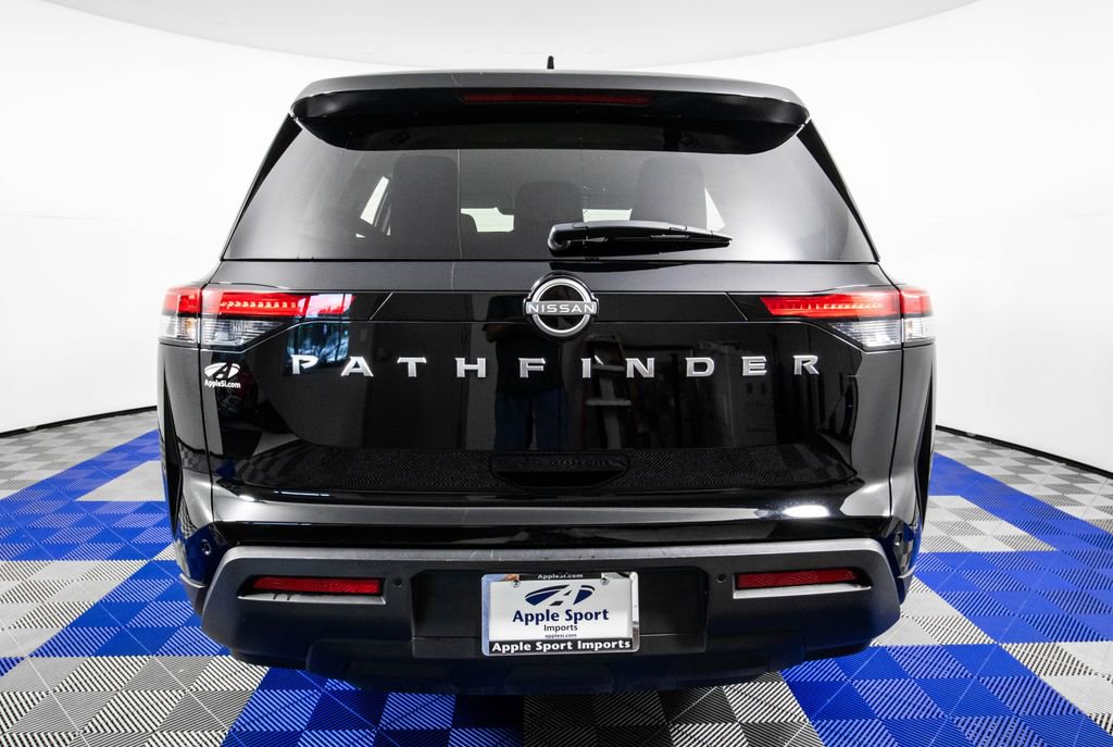 Used 2025 Nissan Pathfinder SV FWD image 5