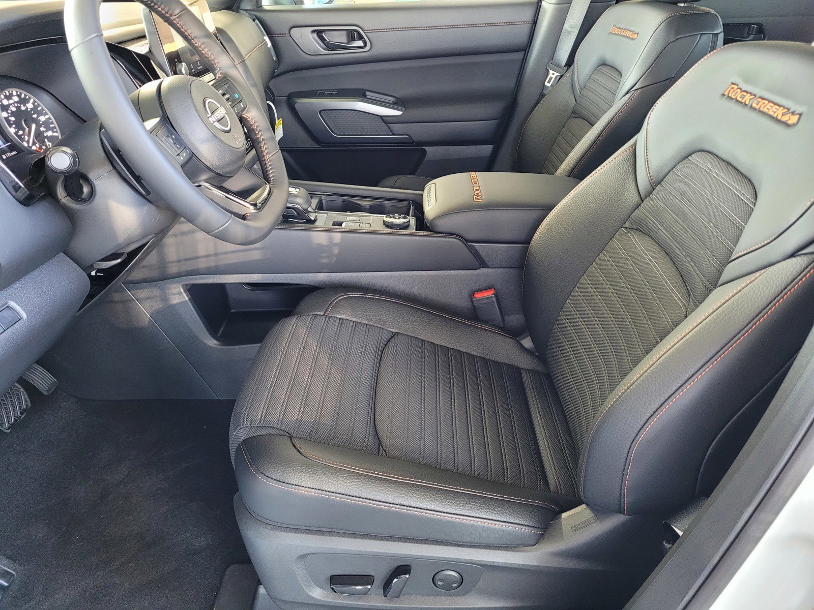 New 2025 Nissan Pathfinder Rock Creek image 9