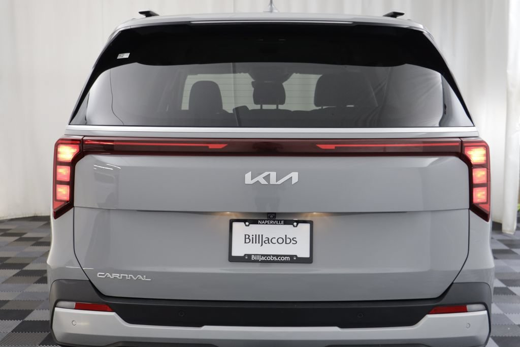 Used 2025 Kia Carnival EX FWD image 17