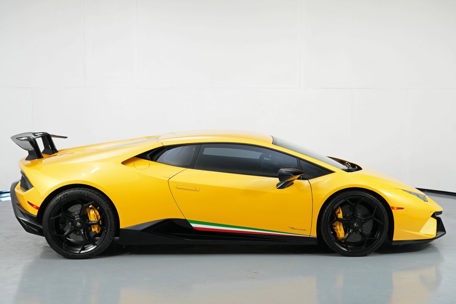 Used 2018 Lamborghini Huracan Performante image 50