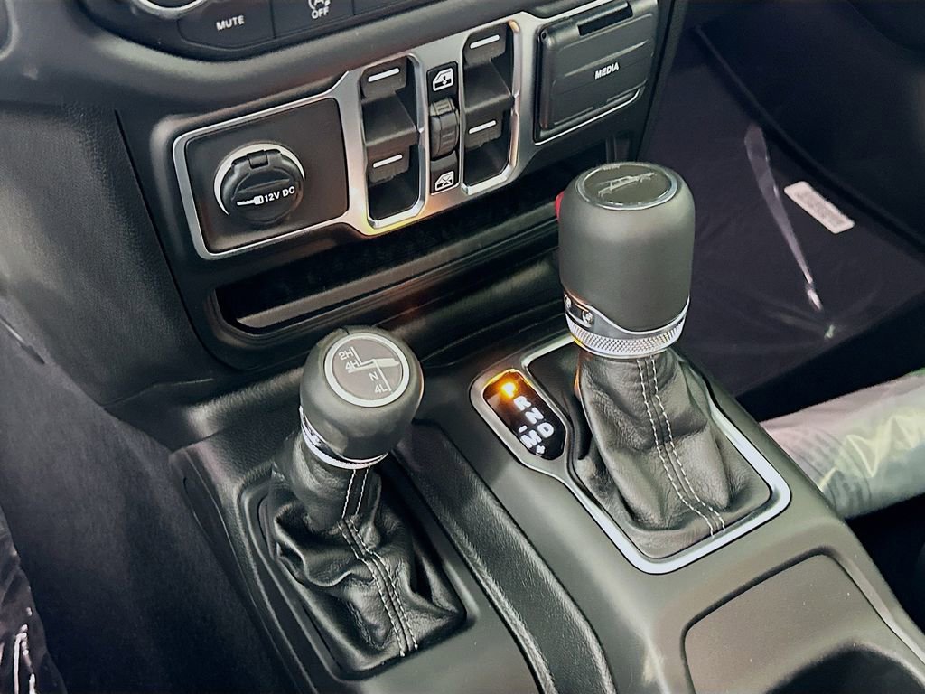 New 2026 Jeep Gladiator Sahara image 22