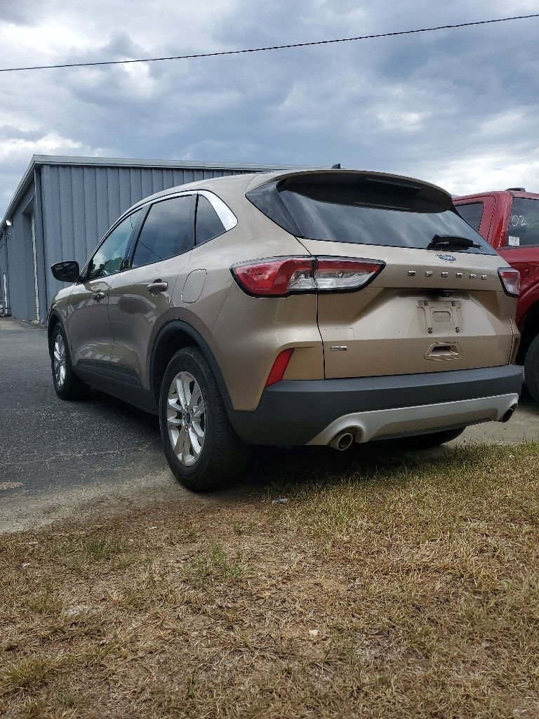 Used 2021 Ford Escape SE w/ Convenience Package FWD image 4