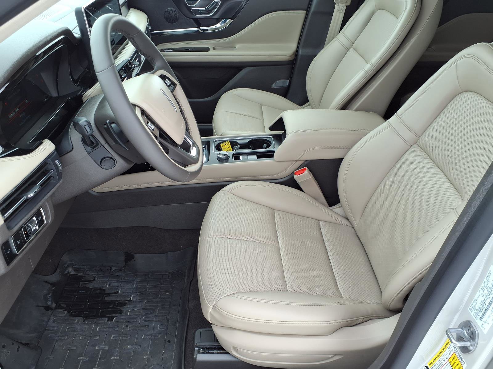 Used 2024 Lincoln Corsair Premiere w/ Equipment Group 101A image 13