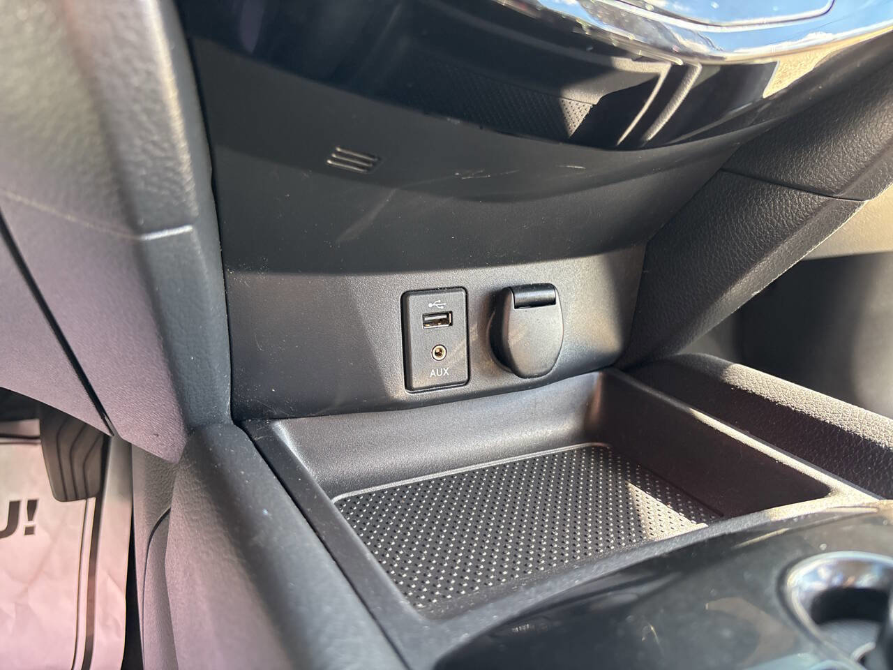 Used 2018 Nissan Rogue SV image 35