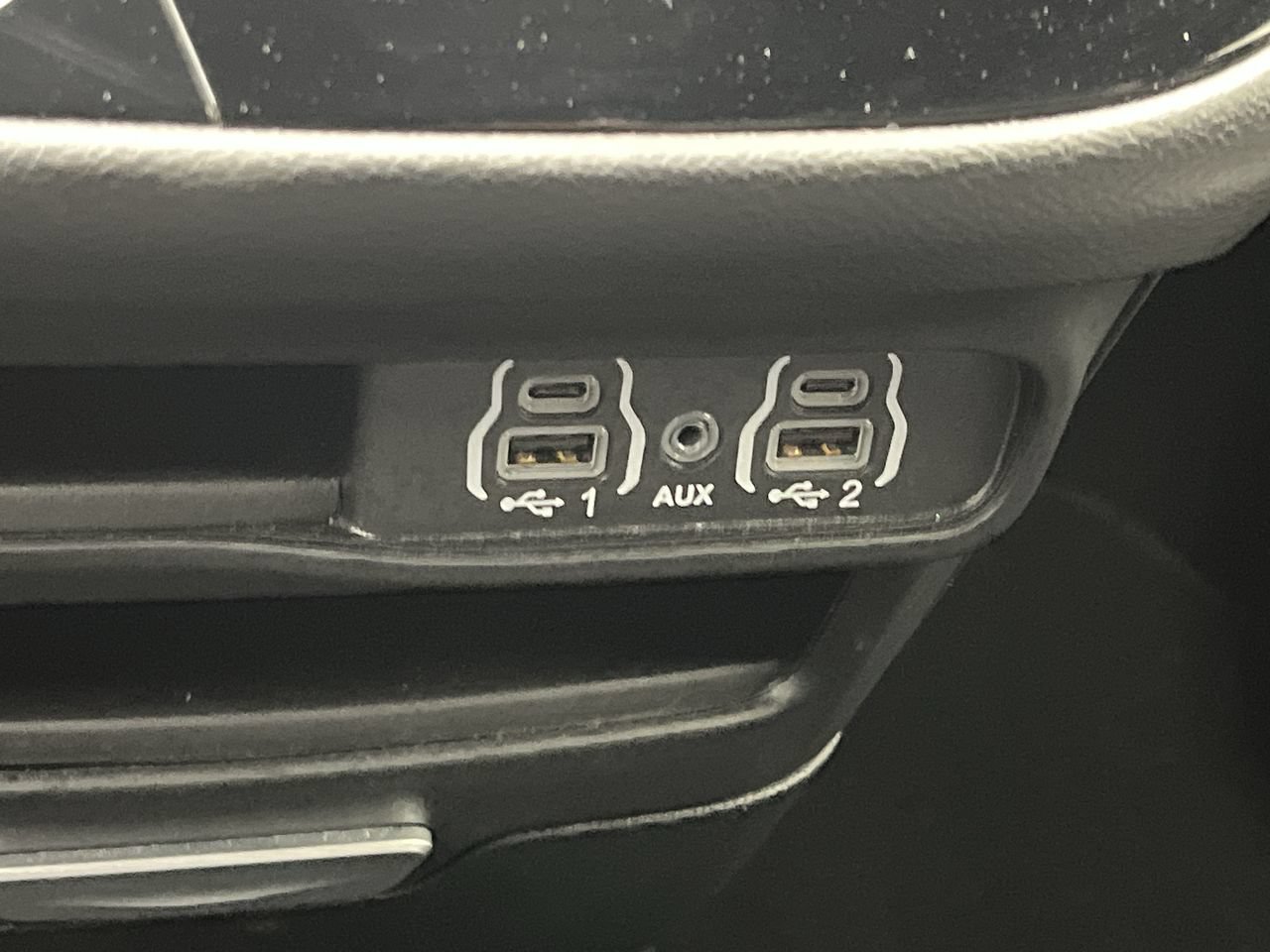 Used 2025 Chrysler Pacifica Select FWD image 25