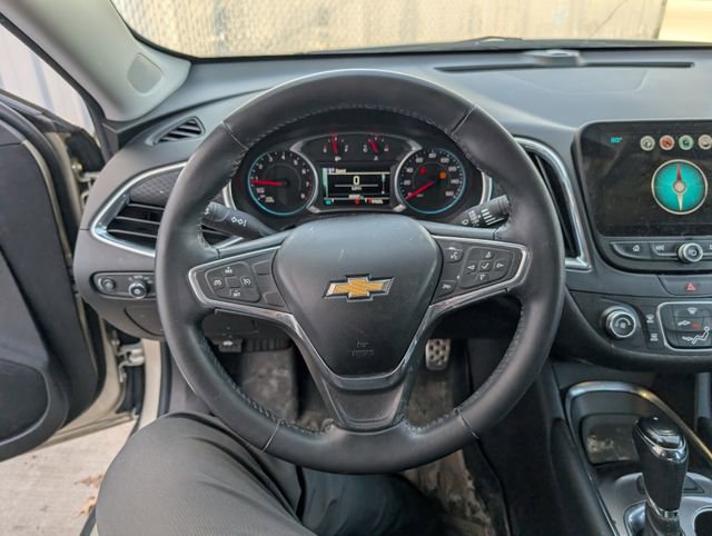 Used 2016 Chevrolet Malibu LT image 10