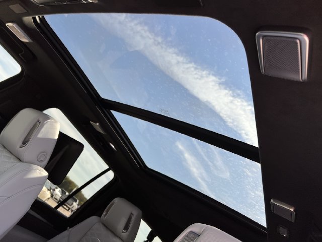 New 2026 Cadillac Escalade ESV V AWD/4WD image 19