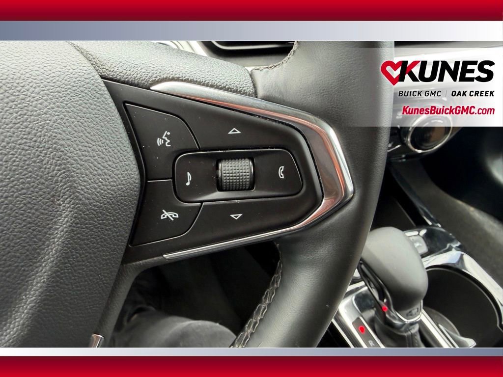 Used 2025 Chevrolet Trax LT w/ LT Convenience Package FWD image 14