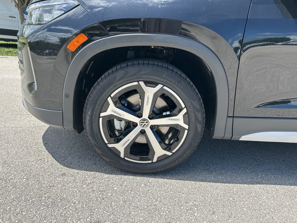 New 2025 Volkswagen Tiguan SE image 48