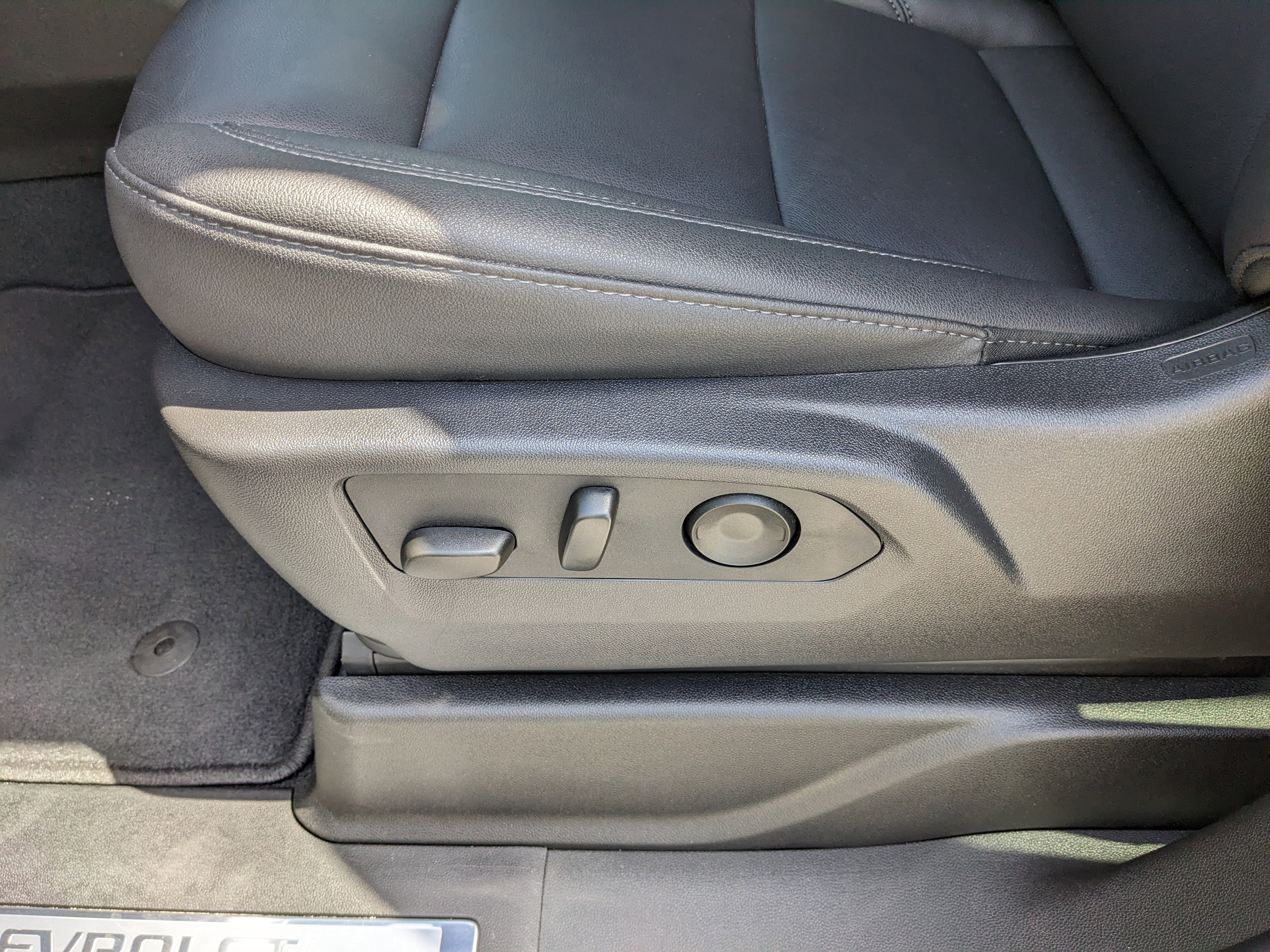Used 2025 Chevrolet Tahoe Z71 w/ Z71 Off-Road Package AWD/4WD image 24