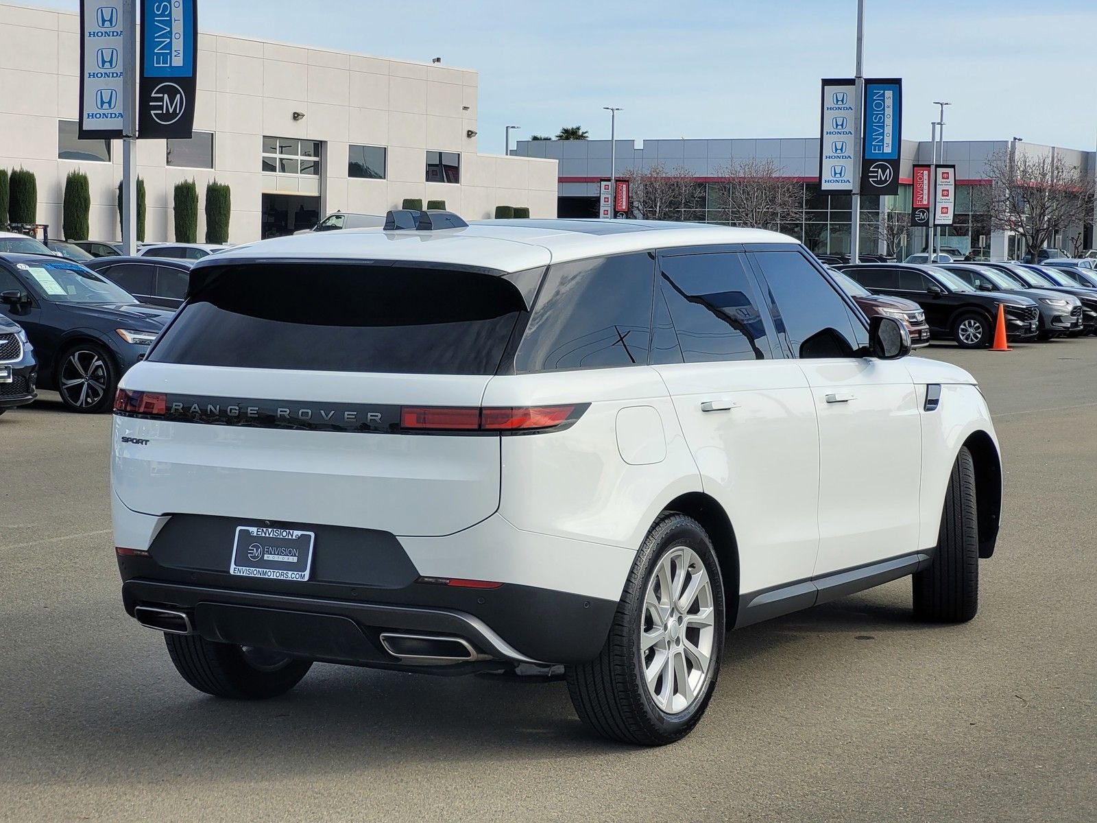 Used 2024 Land Rover Range Rover Sport SE image 5