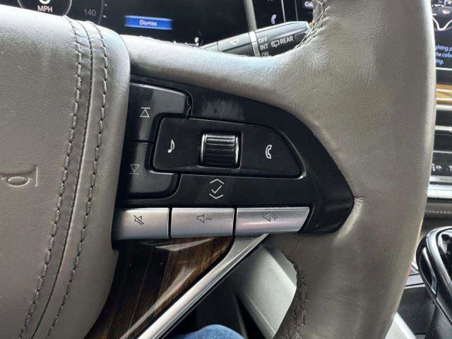 Used 2021 Cadillac Escalade Premium Luxury Platinum AWD/4WD image 32