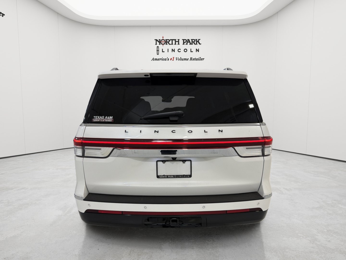 Used 2023 Lincoln Navigator L Black Label AWD/4WD image 4