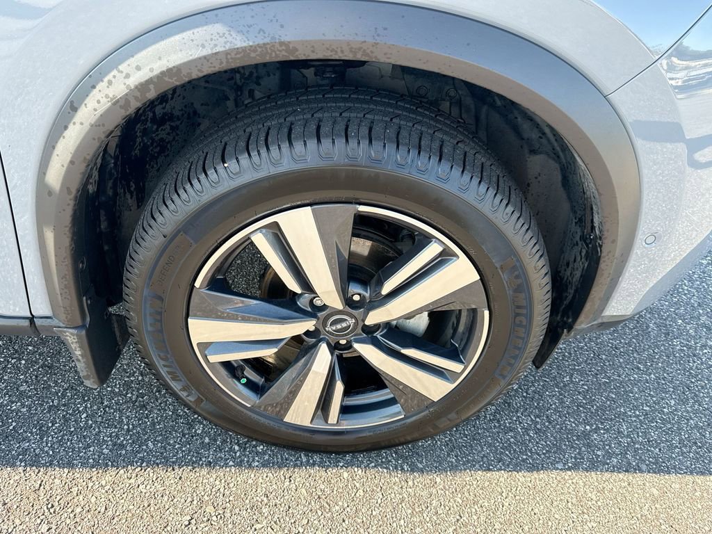 Used 2023 Nissan Rogue SL w/ SL Premium Package image 30