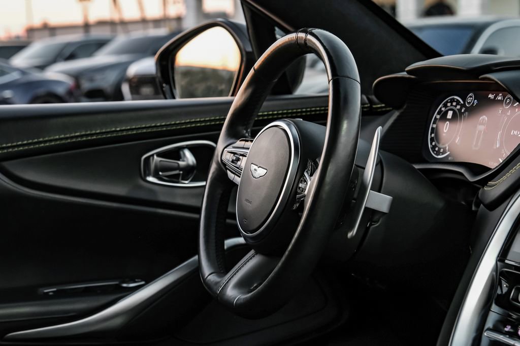 Used 2021 Aston Martin DBX image 13