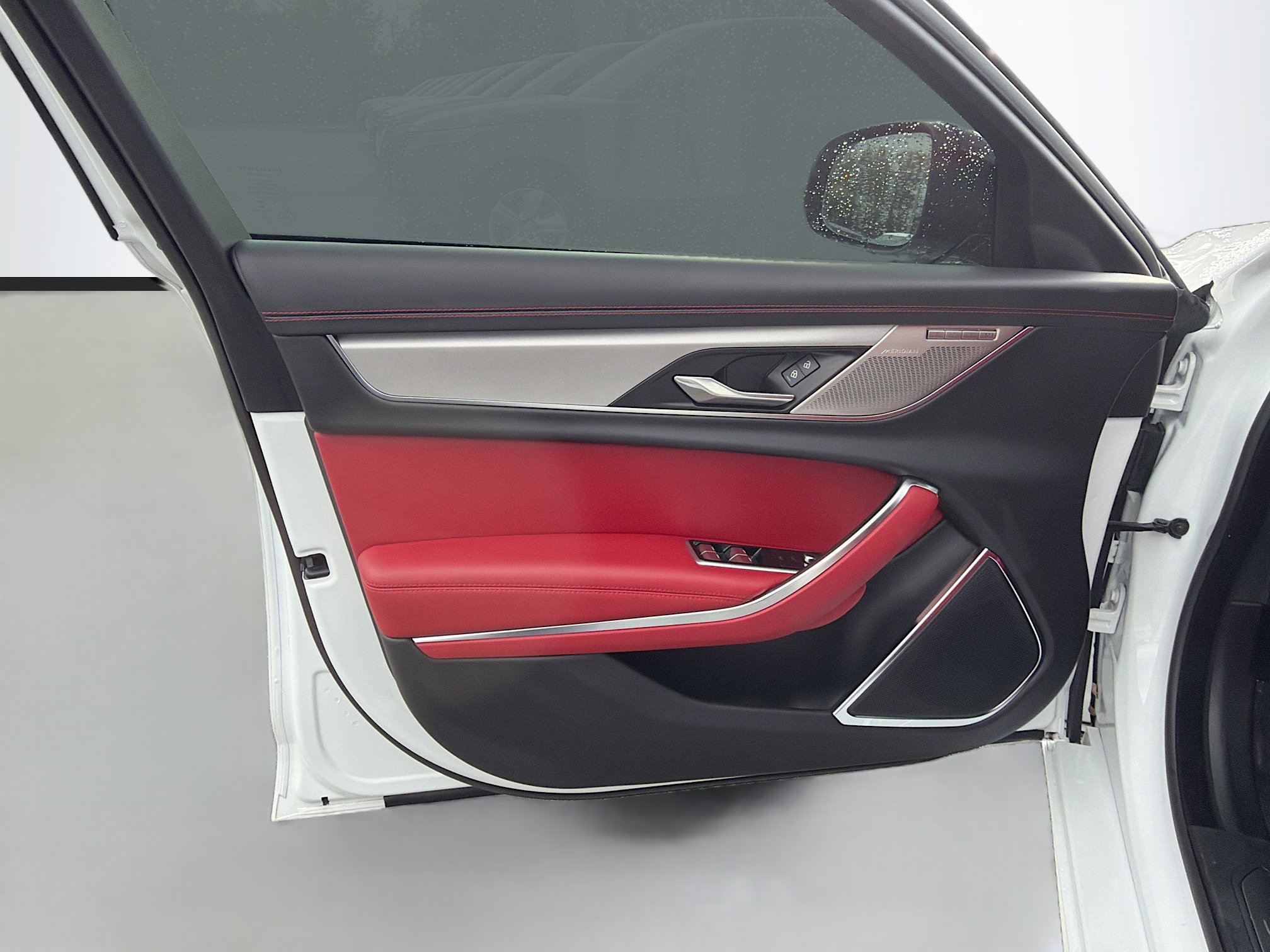 Used 2024 Jaguar XF R-Dynamic SE image 22