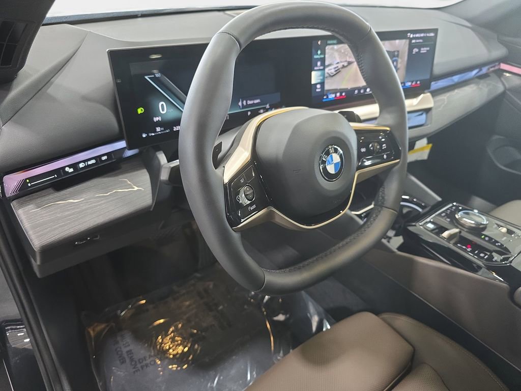 Used 2026 BMW 530i w/ Convenience Package RWD image 25