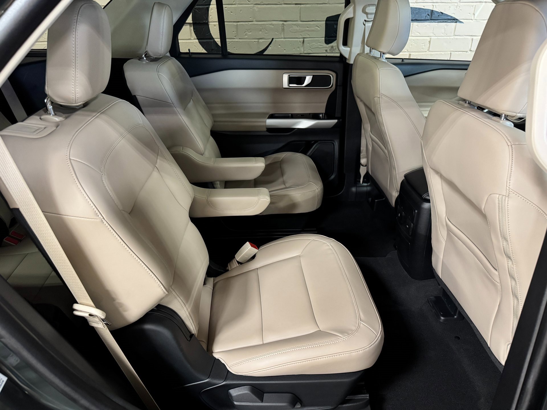 Used 2023 Ford Explorer XLT w/ Equipment Group 202A image 24