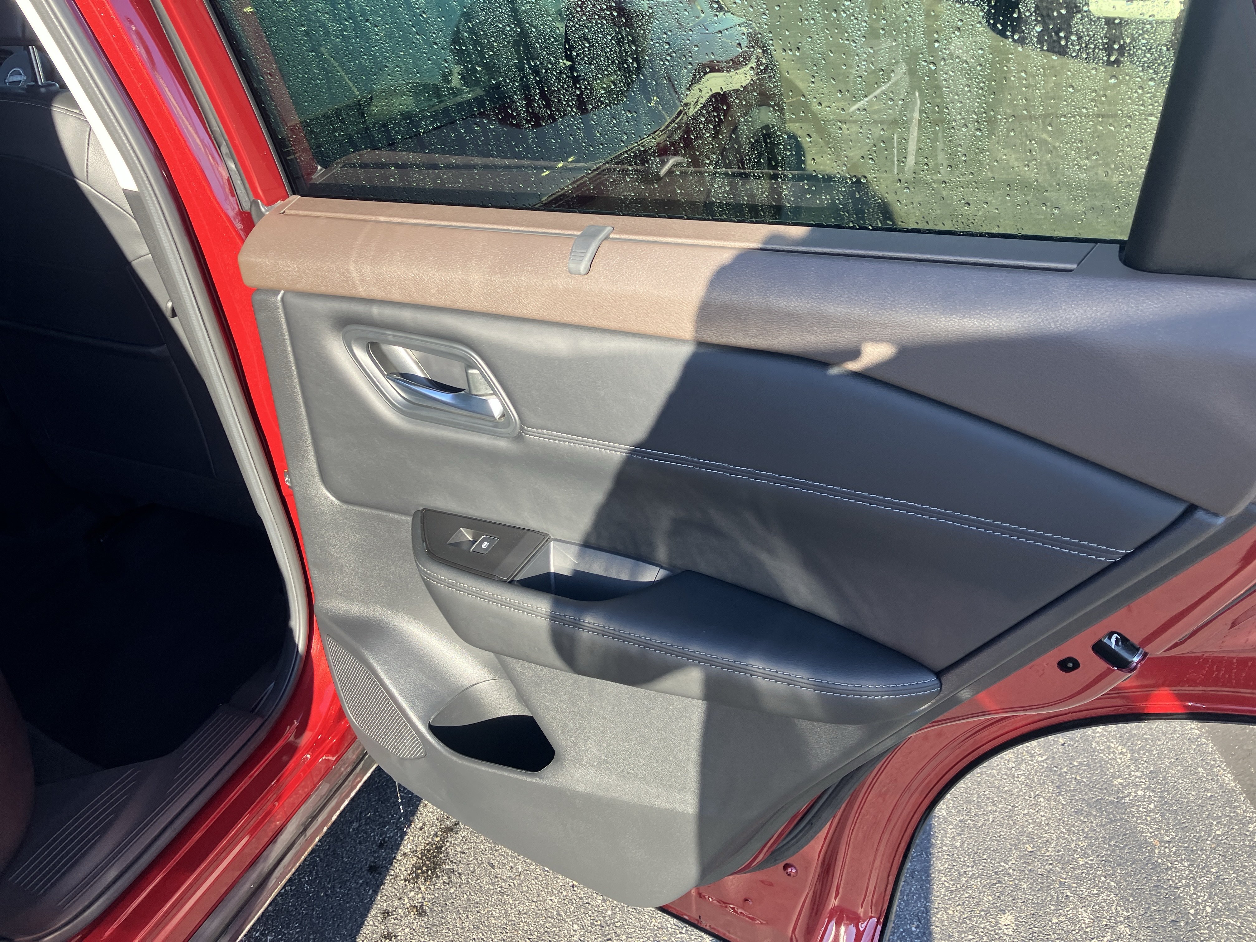 Used 2023 Nissan Rogue SL AWD/4WD image 11
