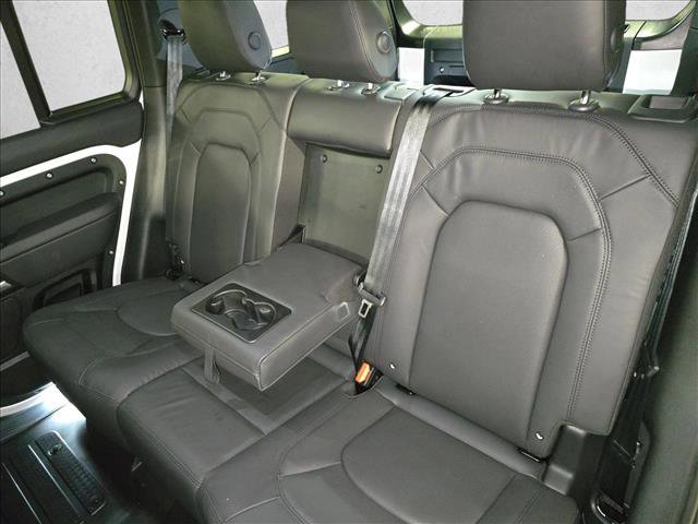 New 2026 Land Rover Defender 110 X-Dynamic SE image 12