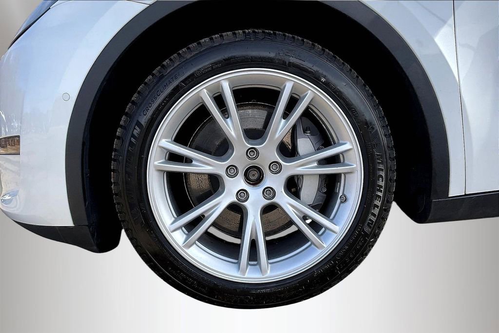 Used 2021 Tesla Model Y Long Range image 33