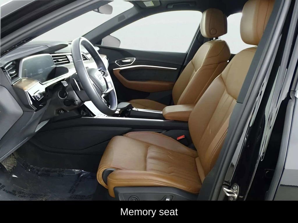 Used 2019 Audi e-tron Prestige w/ Prestige Package AWD/4WD image 14