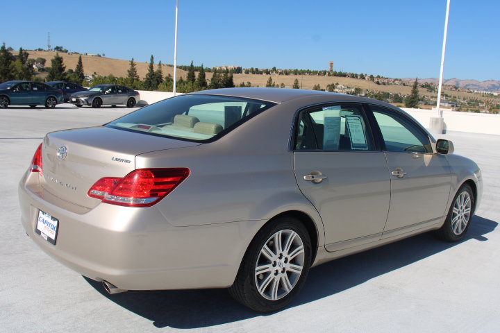 Used 2007 Toyota Avalon Limited FWD image 3