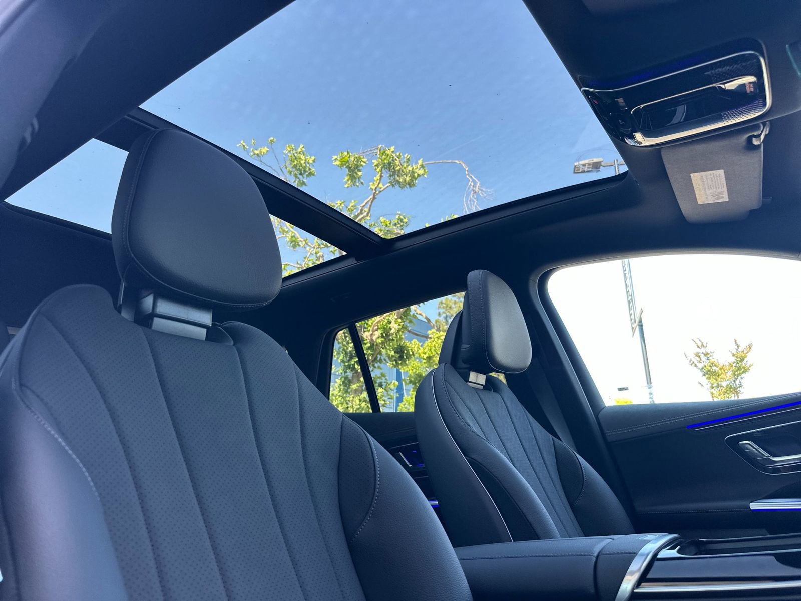 New 2026 Mercedes-Benz EQE 320 4MATIC SUV image 17