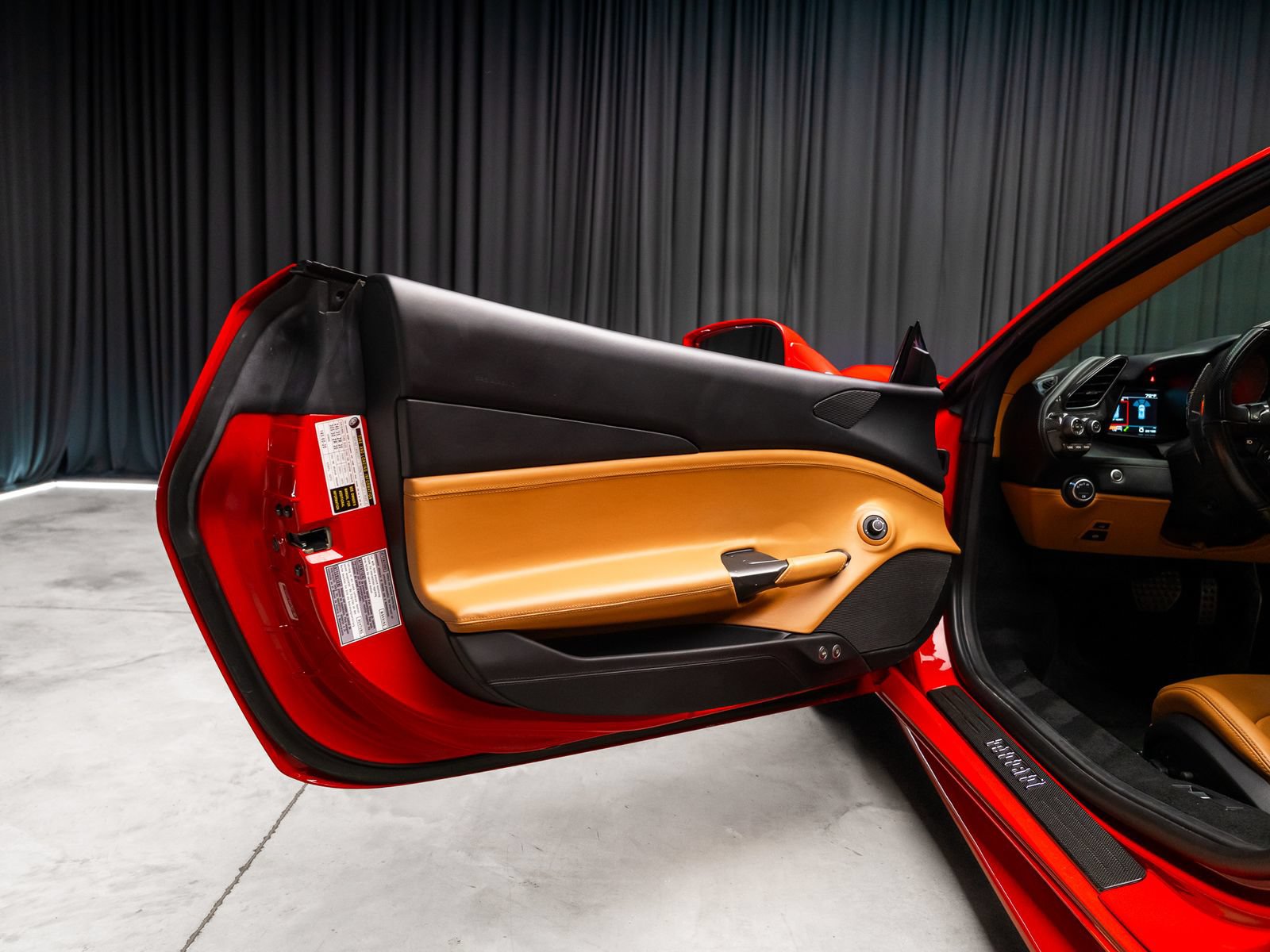 Used 2018 Ferrari 488 GTB RWD image 61