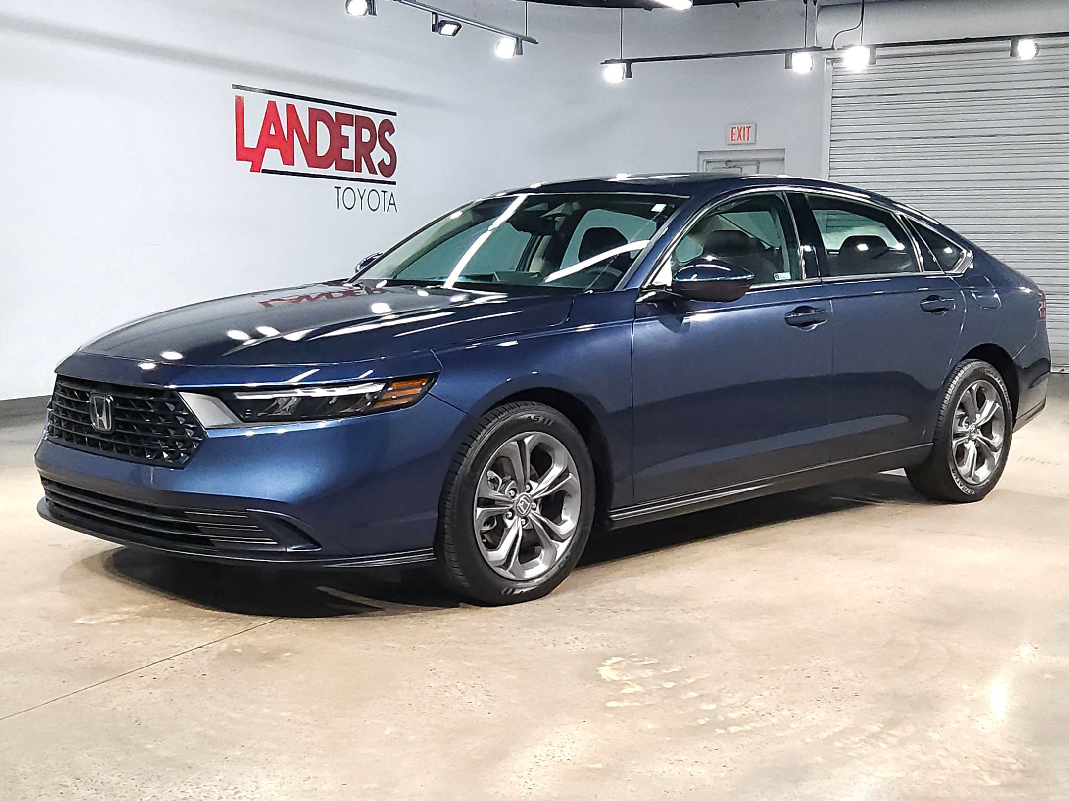 Used 2024 Honda Accord EX image 3