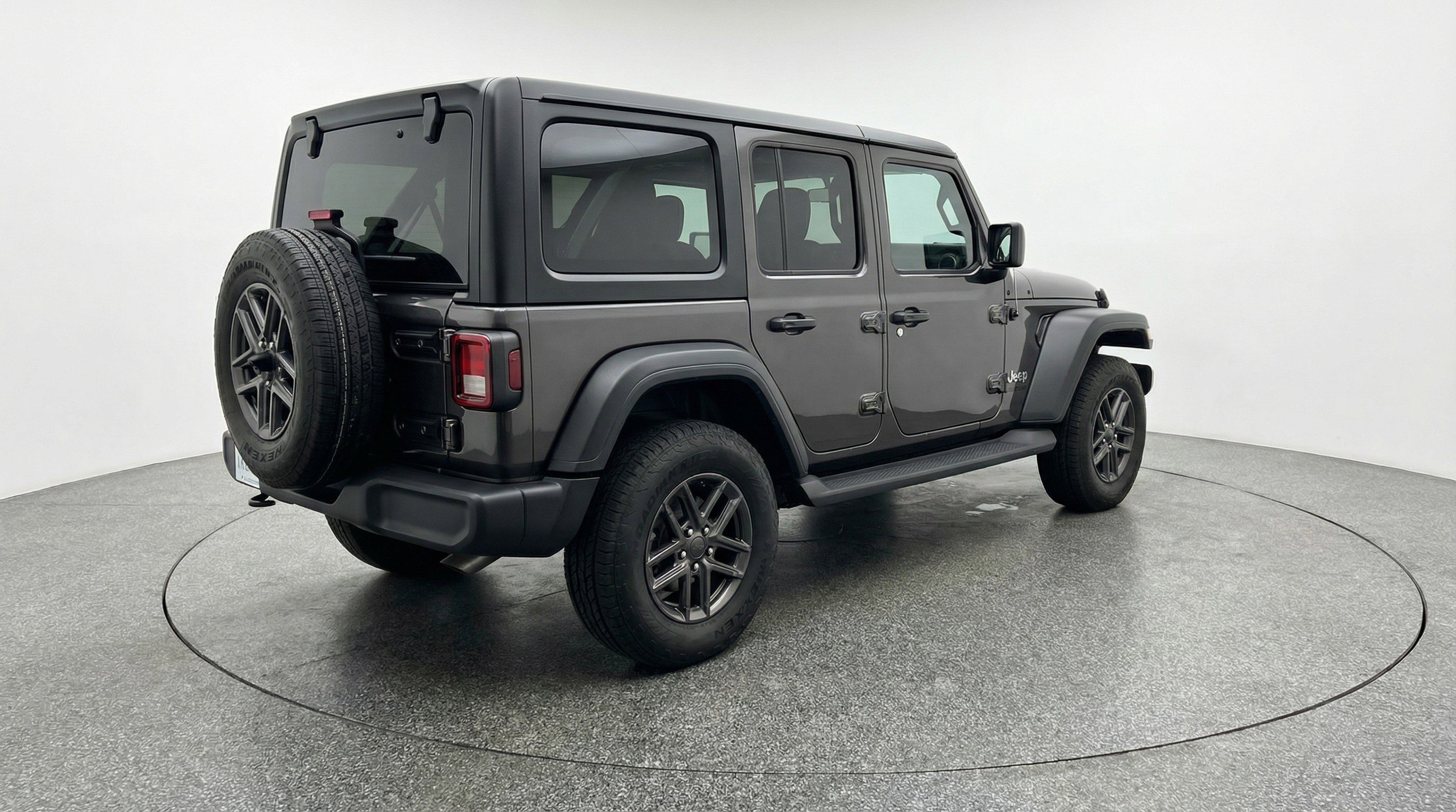 Used 2025 Jeep Wrangler Sport S image 9
