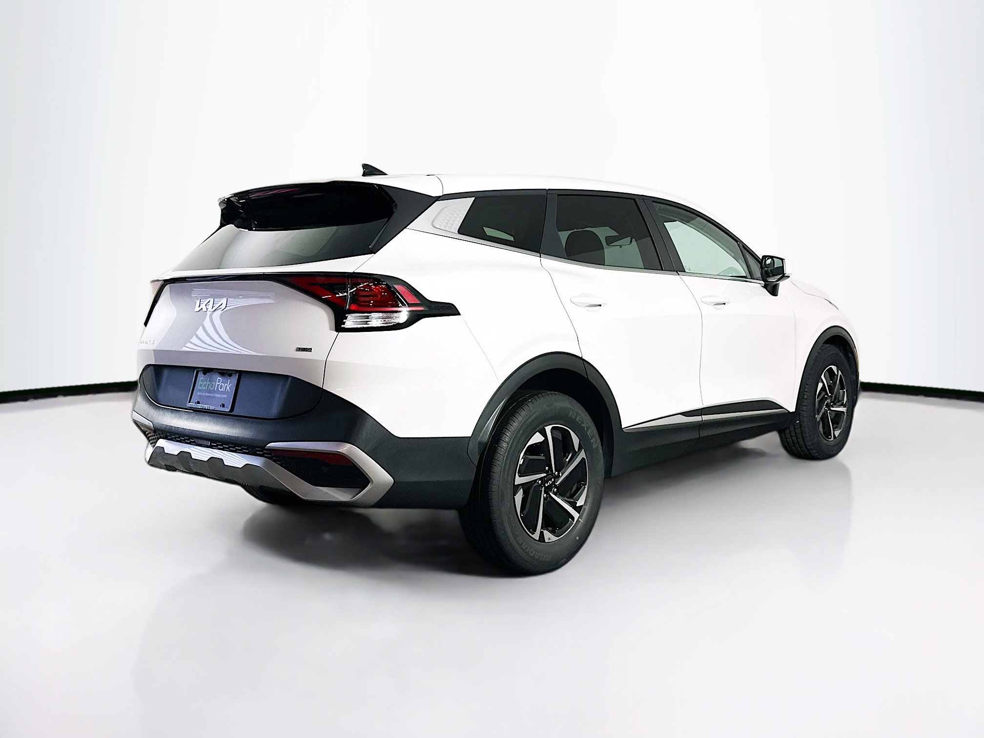 Used 2023 Kia Sportage LX image 9