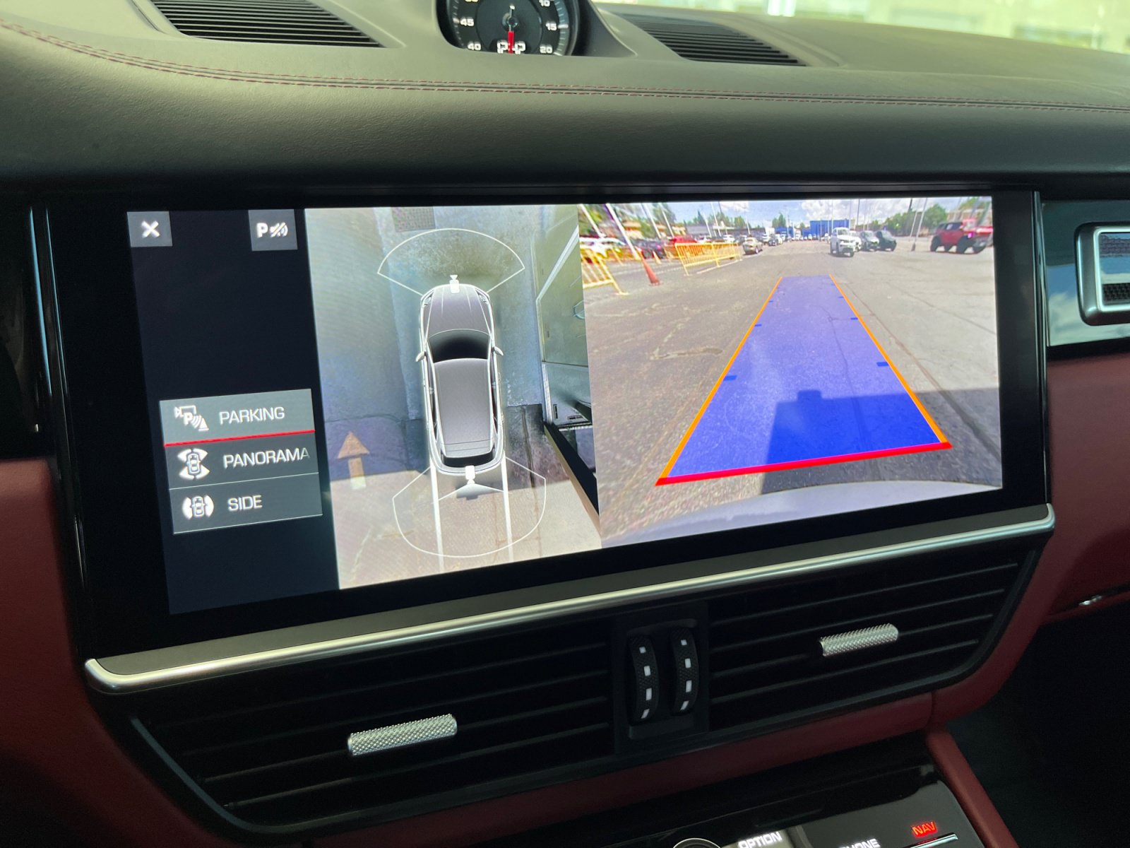 Used 2020 Porsche Cayenne Turbo AWD/4WD image 29