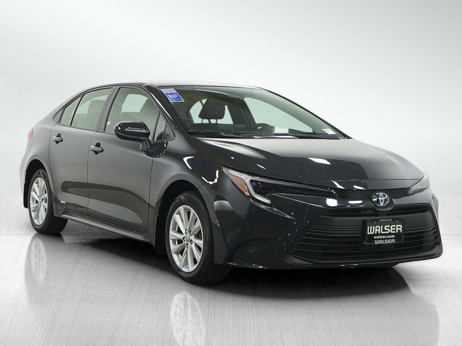 Used 2025 Toyota Corolla LE image 7