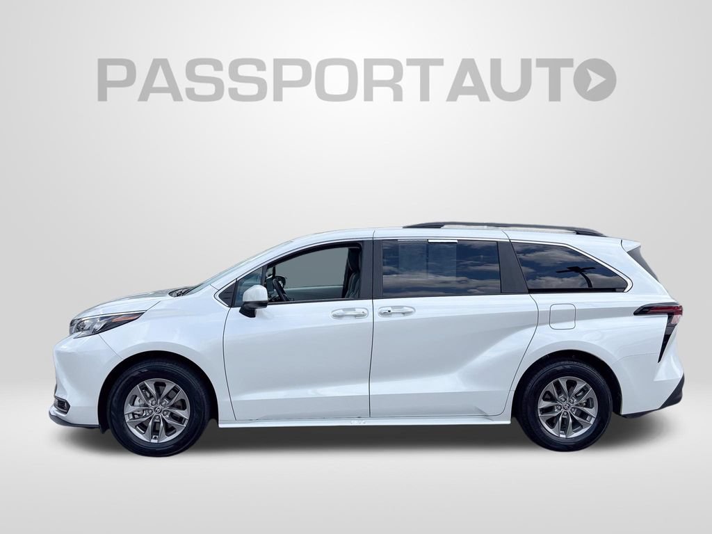 Certified 2026 Toyota Sienna XLE FWD image 2