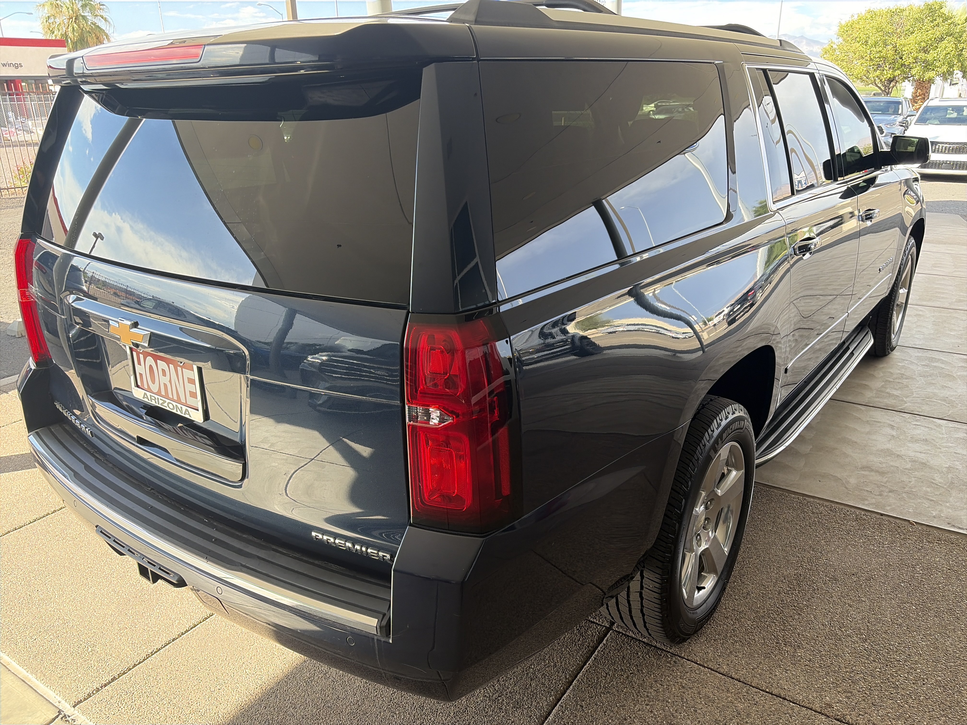 Used 2019 Chevrolet Suburban Premier AWD/4WD image 4