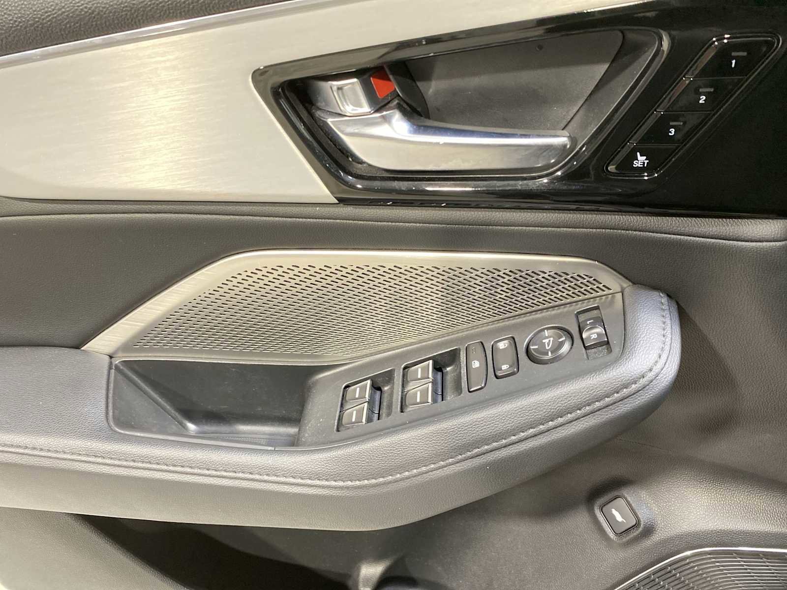 Used 2023 Acura MDX image 23