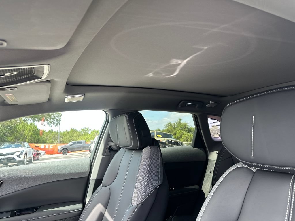 Used 2025 Cadillac Optiq Luxury 1 AWD/4WD image 29